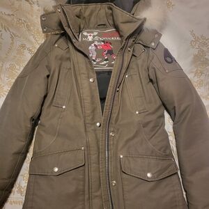 Authentic Moose Knuckles Women's Olive Parka